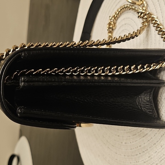 Authentic Gucci Interlock Black Crossbody Bag with Gold Accents - Picture 4 of 13